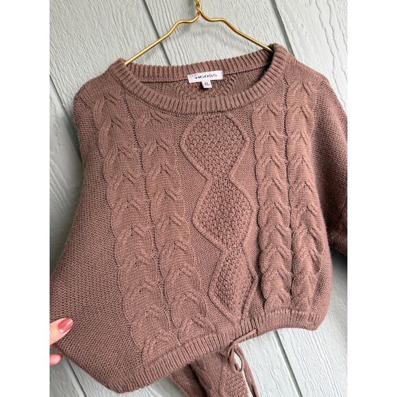 Vigoss Cable Knit Crop Sweater, XL $129 Retail - Picture 4 of 8